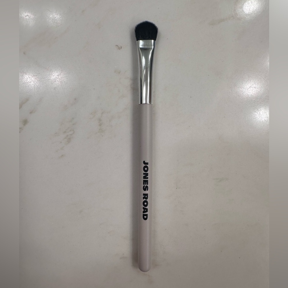 Jones Road Eye Fluffy Brush